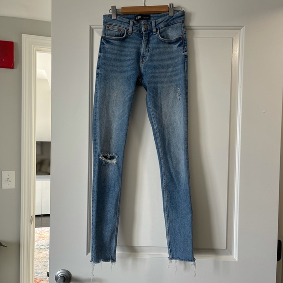 Zara mid rise skinny jeans